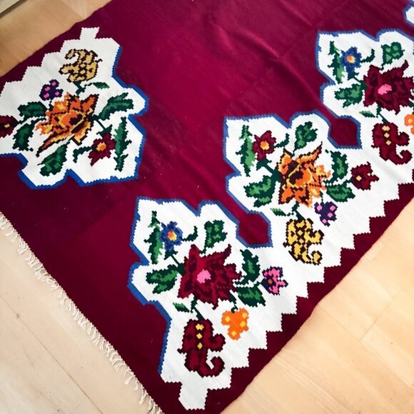 Vintage Wool Floral Handmade Rug - Picture 4 of 4